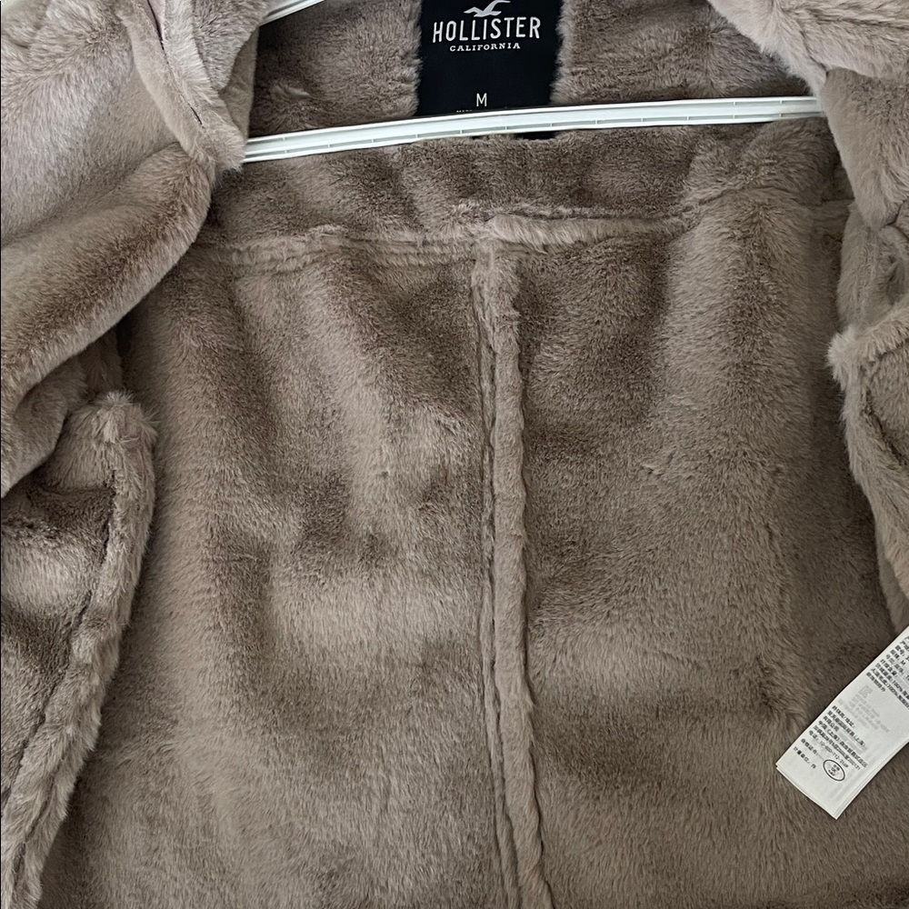 Hollister Women's Cream Teddy Jacket - Picture 5 of 6